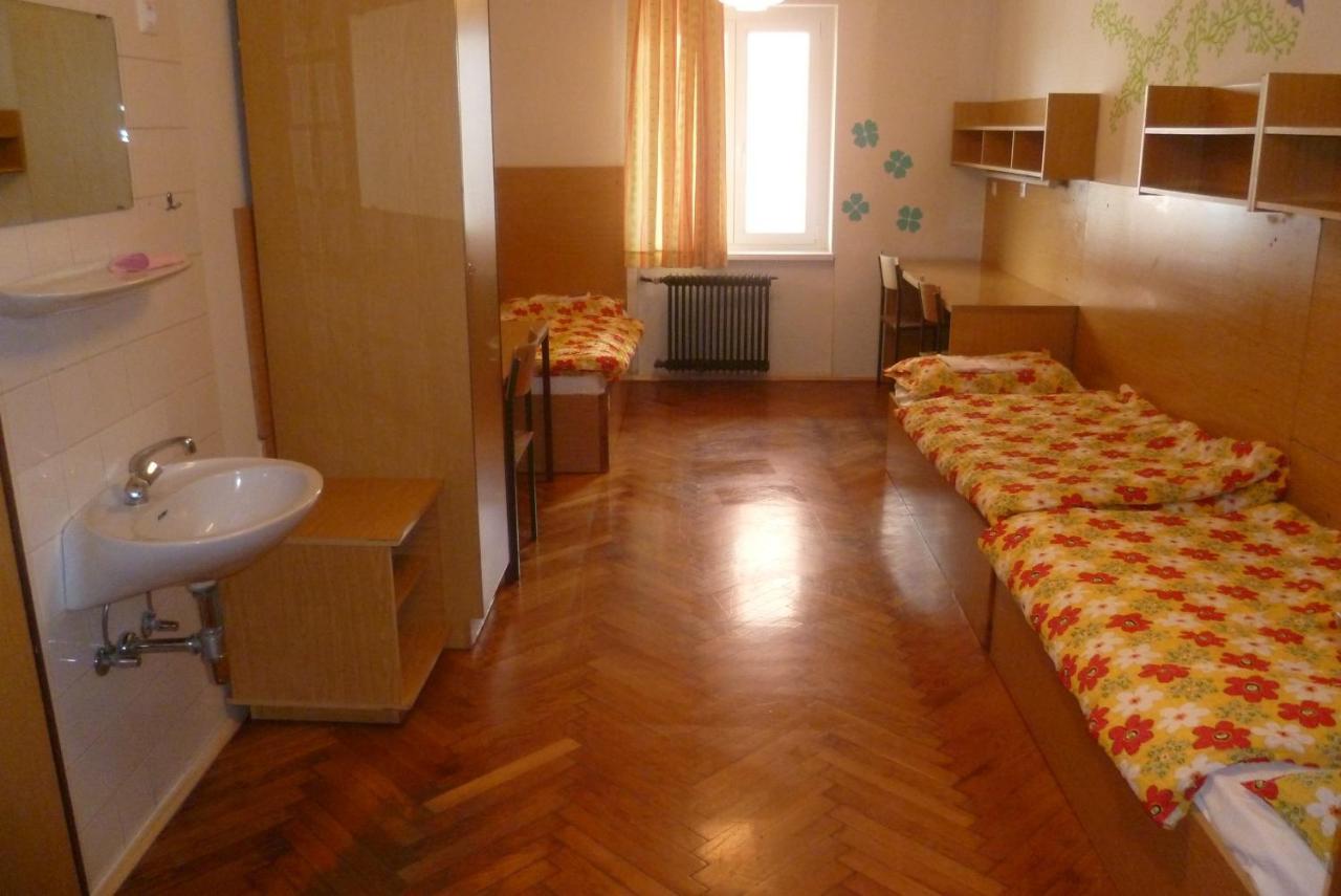 Hostel Tabor Любляна Номер фото